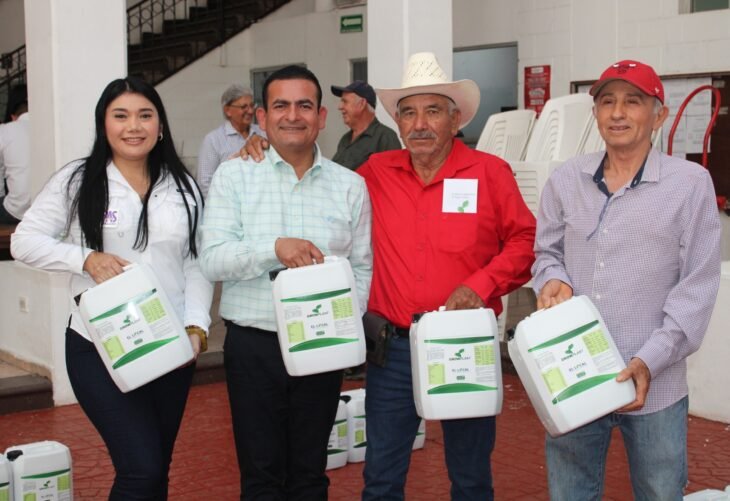 Buscan regenerar suelos agrícolas en Navolato con fertilizante orgánico