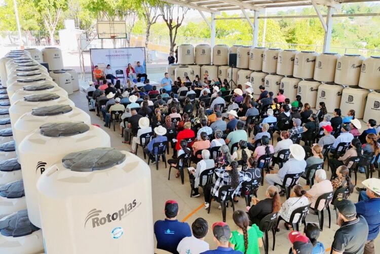 Badiraguato inicia segunda etapa de entrega de tinacos para enfrentar la sequía