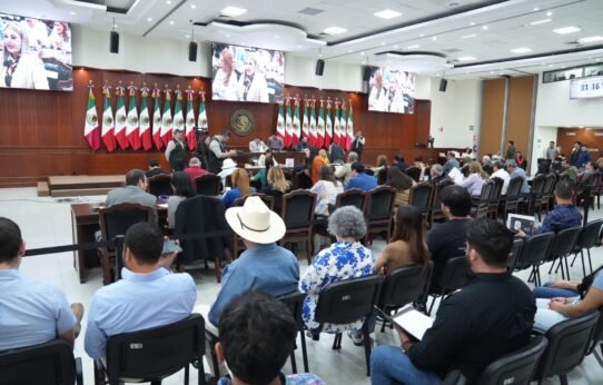 Buscan sincronizar sindicaturas con periodos municipales <br> <span style='color:#FFFFFF;font-size:16px;'>Iniciativa de reforma obligaría a nombrar a estas autoridades, por consulta popular, en los primeros 60 días del gobierno; ha habido desfases de hasta 15 meses.</span>