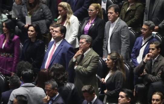 Monreal cierra filas con Sheinbaum para reducir pensiones millonarias