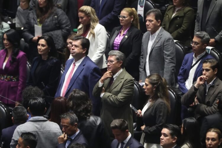 Monreal cierra filas con Sheinbaum para reducir pensiones millonarias