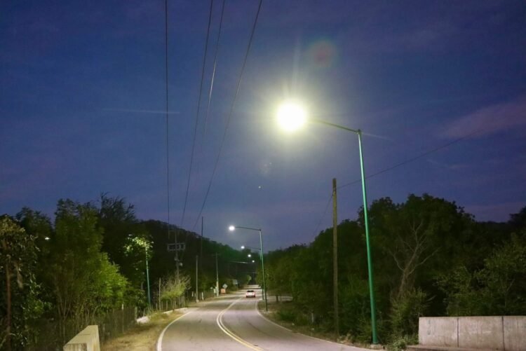 Estrenan alumbrado en San Antonio de la Palma, Badiraguato