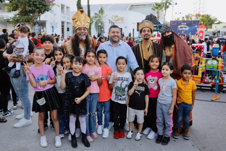 Festival de Reyes llena de sonrisas y esperanza a la niñez de Badiraguato