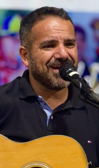 La noche se volvió canción en el Paseo del Ángel <br> <span style='color:#FFFFFF;font-size:16px;'>Humberto Solano y Berna Galindo ofrecieron trova, memoria y cercanía.</span>