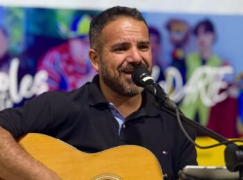 La noche se volvió canción en el Paseo del Ángel <br> <span style='color:#FFFFFF;font-size:16px;'>Humberto Solano y Berna Galindo ofrecieron trova, memoria y cercanía.</span>