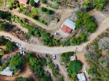 Obra pública alcanza Ojo de Agua, Badiraguato; pavimentan acceso escolar