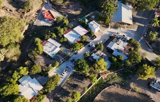En El Huejote, una calle nueva cambia la rutina de las familias