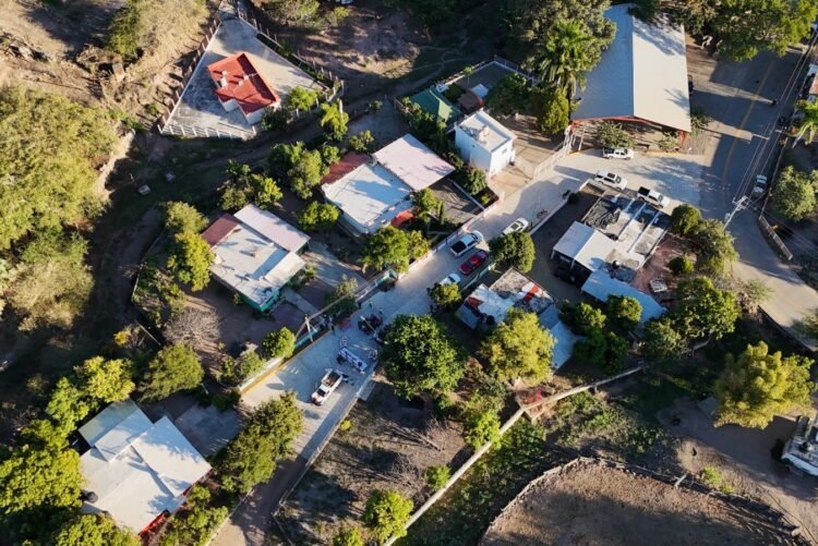 En El Huejote, una calle nueva cambia la rutina de las familias