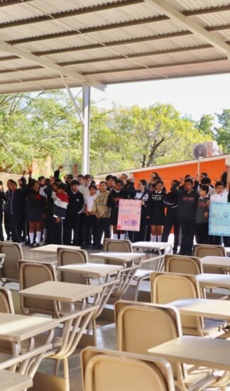 Renuevan mobiliario en secundaria de Badiraguato; equipan cinco aulas
