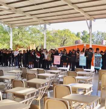Renuevan mobiliario en secundaria de Badiraguato; equipan cinco aulas
