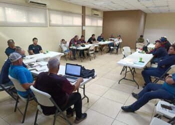 El playball tiene cuenta regresiva en la campaña 50 de la Liga Japac <br> <span style='color:#FFFFFF;font-size:16px;letter-spacing:1px;'>Presentan rosters y estatutos; el playball se mantiene para el 15 de marzo mientras la ceremonia de medio siglo se prepara para la jornada 4.</span>