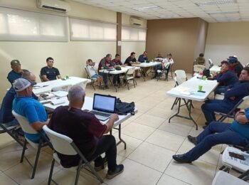 El playball tiene cuenta regresiva en la campaña 50 de la Liga Japac <br> <span style='color:#FFFFFF;font-size:16px;letter-spacing:1px;'>Presentan rosters y estatutos; el playball se mantiene para el 15 de marzo mientras la ceremonia de medio siglo se prepara para la jornada 4.</span>