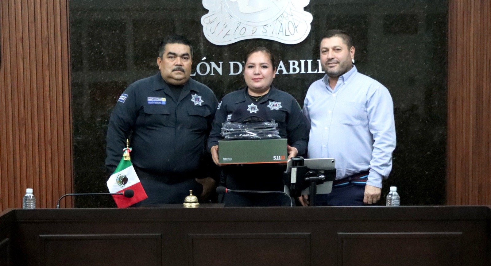 Entregan uniformes y calzado a policías y Protección Civil en Badiraguato