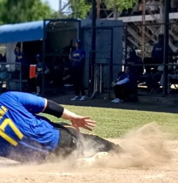Blanqueada, voltereta y béisbol de alto voltaje: así arrancó el 50 aniversario de Liga JAPAC <br> <span style='color:#FFFFFF;font-size:16px;letter-spacing:1px;'>La jornada inaugural dejó dominio desde la lomita, ofensivas encendidas y un final de película.</span>