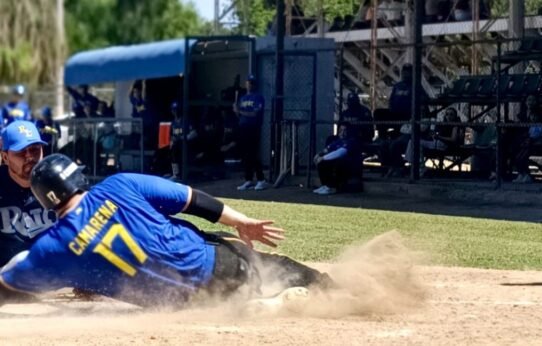 Blanqueada, voltereta y béisbol de alto voltaje: así arrancó el 50 aniversario de Liga JAPAC
