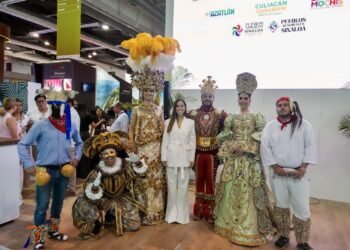 Sinaloa se promueve en el Tianguis Turístico 2026 en Acapulco <br> <span style='color:#FFFFFF;font-size:16px;letter-spacing:1px;'>Sostiene reuniones con aerolíneas y operadores para atraer visitantes y fortalecer rutas</span>