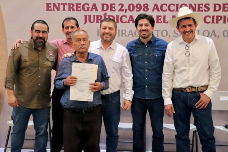 Dan certeza jurídica a 2 mil familias de Badiraguato
