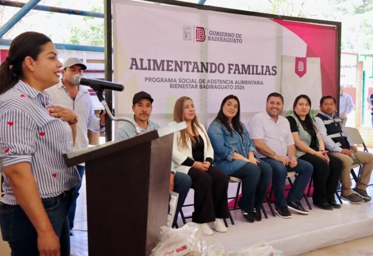 Llevan apoyos alimentarios a familias de La Soledad, en la sierra de Badiraguato
