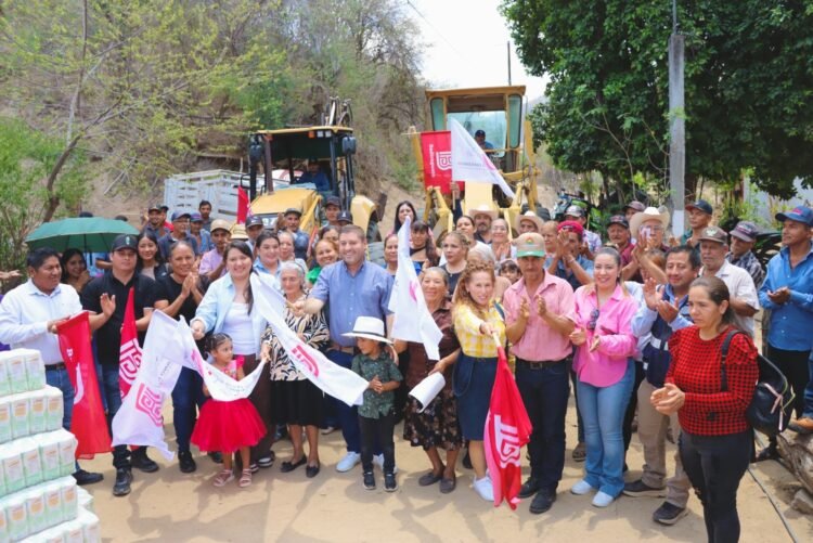 Inician pavimentación y alumbrado en Cortijos de Guatenipa, Badiraguato
