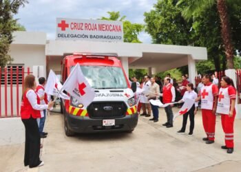 Cruz Roja Badiraguato recibe una nueva ambulancia equipada