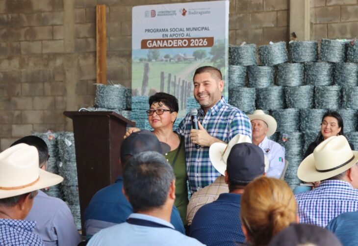 Apoyan a 250 ganaderos de Badiraguato con material para rehabilitar cercos