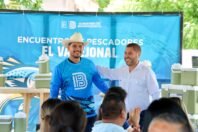 Pescadores de El Varejonal reciben apoyos; anuncian más pavimentación para la comunidad
