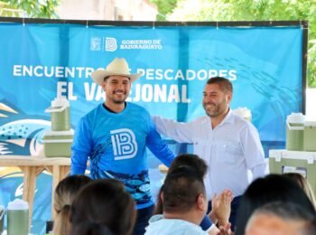 Pescadores de El Varejonal reciben apoyos; anuncian más pavimentación para la comunidad
