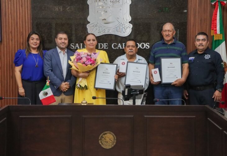 Badiraguato entrega prestaciones de retiro a tres policías